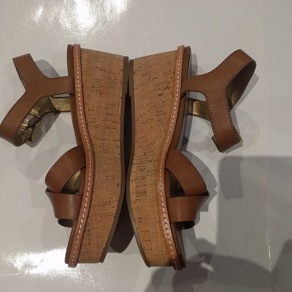 Sam Edelman Tan Leather Cross-Strap Sandals with Gold Buckles - Picture 6 of 12